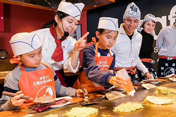 專業廚師真傳!在鐵板上製作正統「廣島燒」的體驗方案 廣島滿足套餐