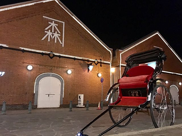 【EBISUYA函館】漂浮於北海的東方珠寶盒 巡遊函館夜景的人力車之旅【45分鐘行程】