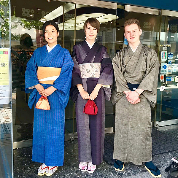 和服散步體驗!穿上傳統上田紬和服漫步城下町