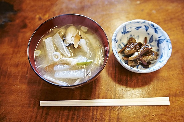 在船小屋享受各式牡蠣大餐